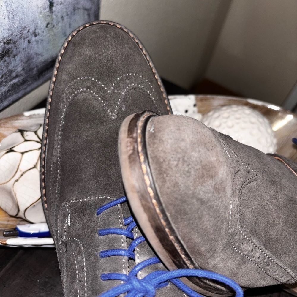 Vionic Bruno wingtip oxford shoe in gray suede with blue laces SS 13 - Picture 4 of 13